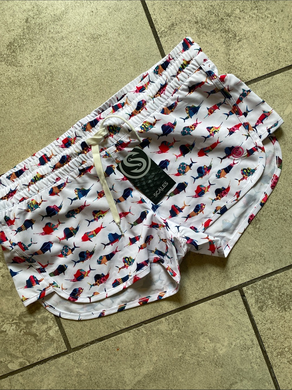 Scales Trippy Fish White Board Shorts with Colorful Fish Print NWT